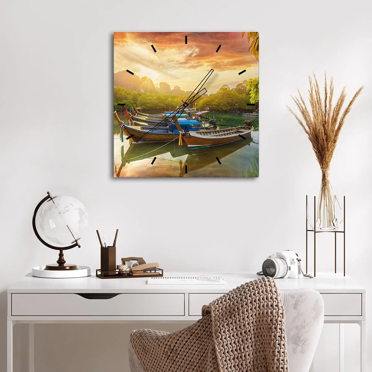 Väggklocka - Klocka på glas - Före en arbetsam dag - 40x40 cm