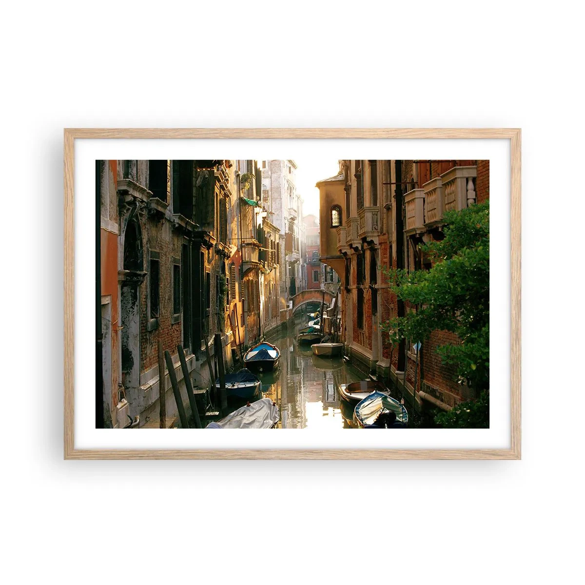 Affisch i ram av ljusek - På en gränd i Venedig - 70x50 cm