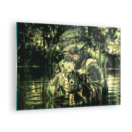 Glastavla - Bild på glas - En soldat i fullt kamouflage siktar genom ett visir i en vattnig miljö. - 70x50cm - Bäst av bästa - Modern väggdekoration för vardagsrum och sovrum ARTTOR