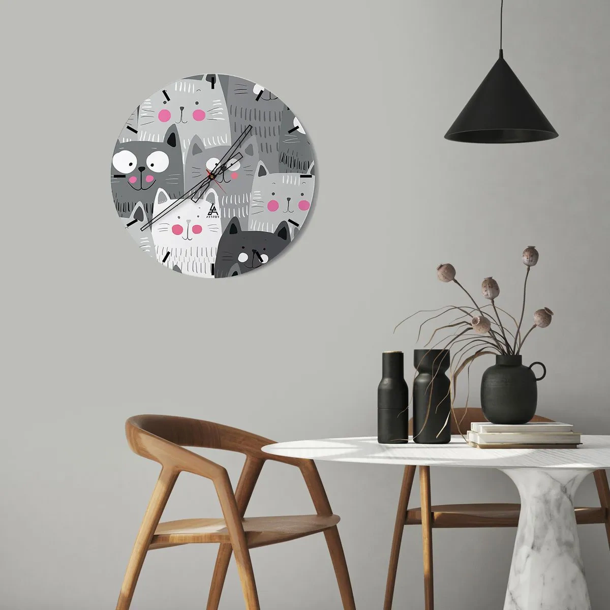 Väggklocka - Klocka på glas - Grå och vita katter i illustrativ stil - 30x30cm - Katternas värld - Modern väggdekoration för vardagsrum, kök och sovrum ARTTOR