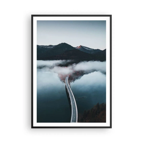 Affisch i svart ram - Över ett vatten som är så slätt som en spegel - 70x100 cm