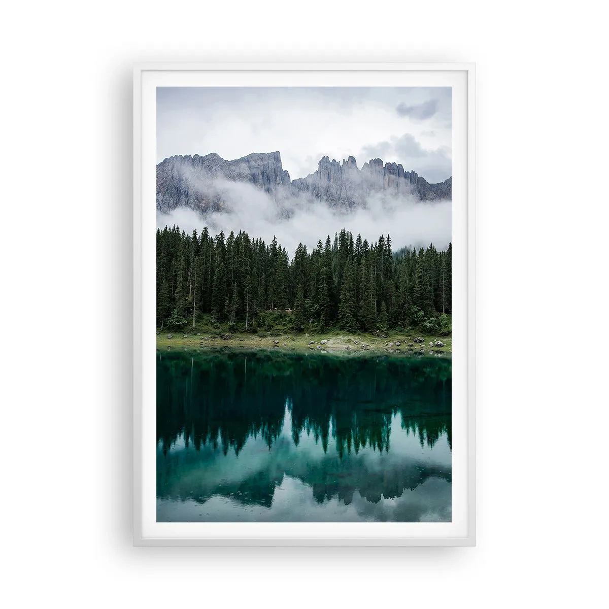 Affisch i vit ram - Tyst, tyst, väck inte sovande vatten... - 70x100 cm