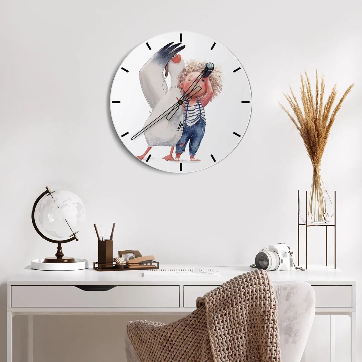 Väggklocka - Klocka på glas - Ett barn med kikare och en stor fågel på en vit bakgrund - 30x30cm - Stora resans plan - Modern väggdekoration för vardagsrum, kök och sovrum ARTTOR