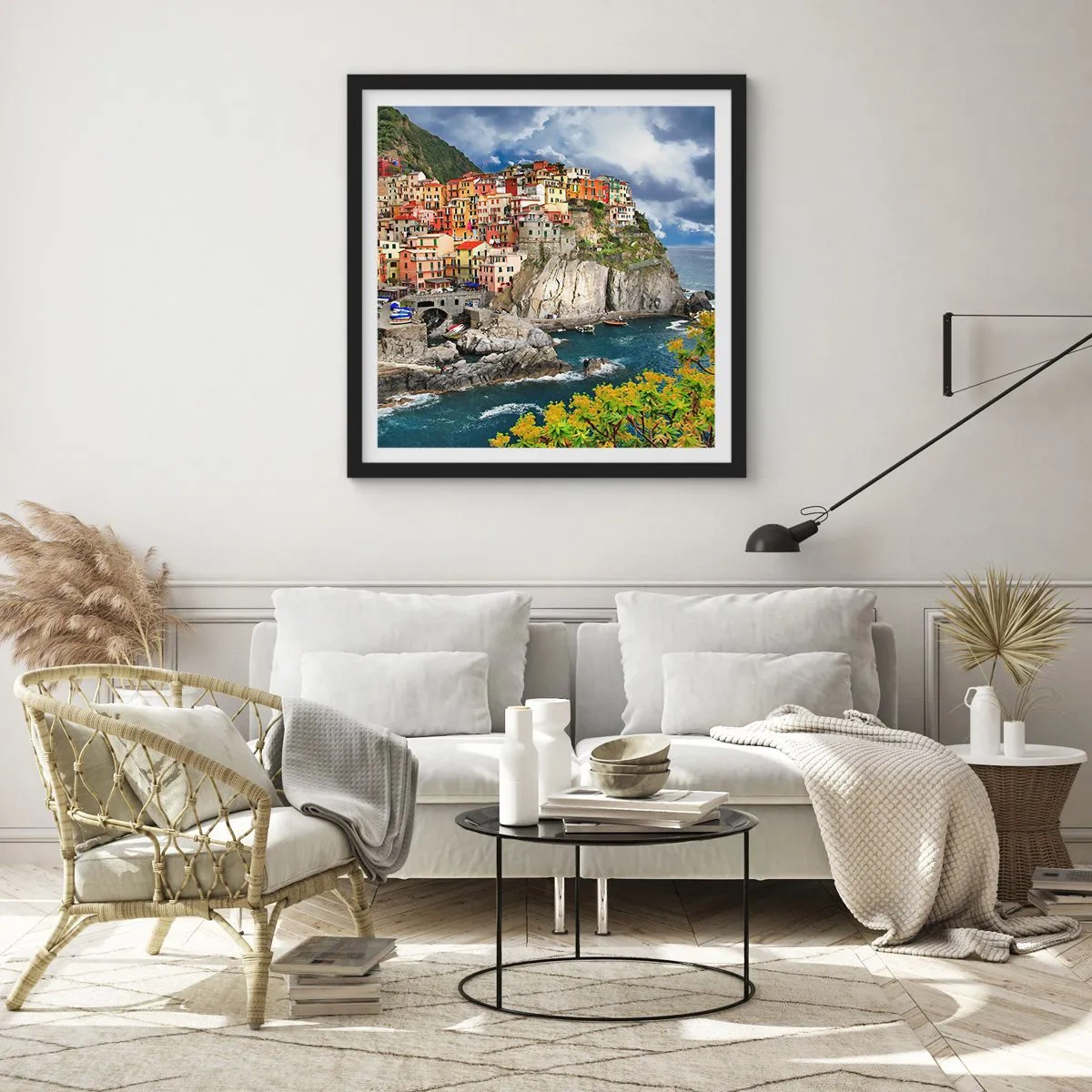 Affisch i svart ram - I bergets famn - 60x60 cm