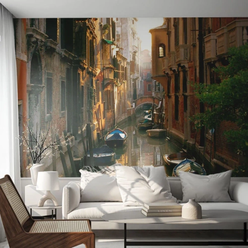 Självhäftande Fototapet Deluxe Sticker - På en gränd i Venedig - Landskap, Arkitektur, Venedig - 450x315 cm