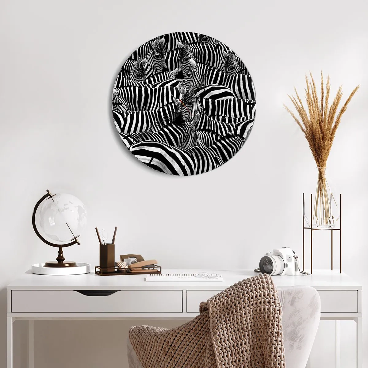 Väggklocka - Klocka på glas - En flock zebror i en svartvit komposition - 30x30cm - Randig grupporträtt - Modern väggdekoration för vardagsrum, kök och sovrum ARTTOR