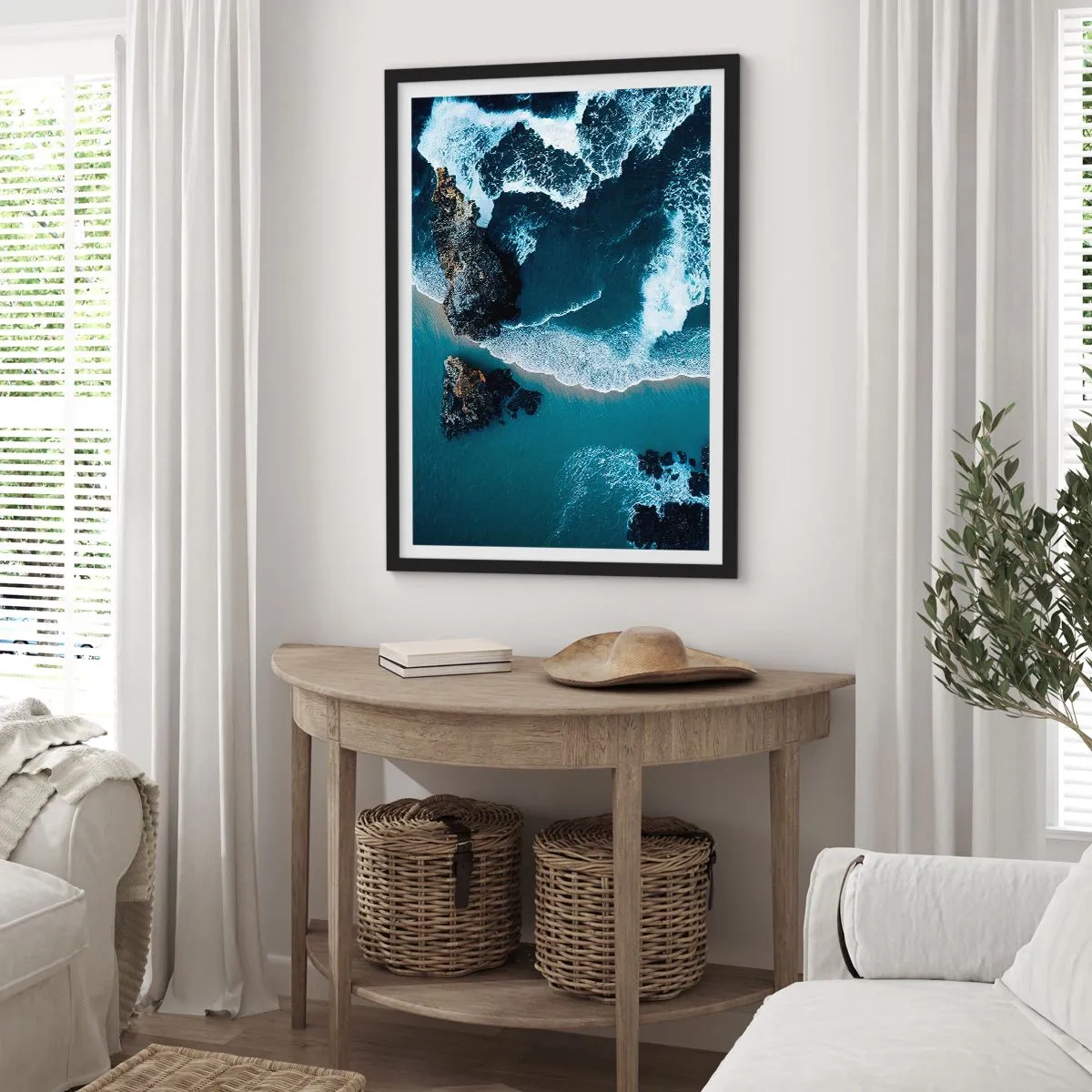 Affisch i svart ram - Insvept i vågorna - 70x100 cm