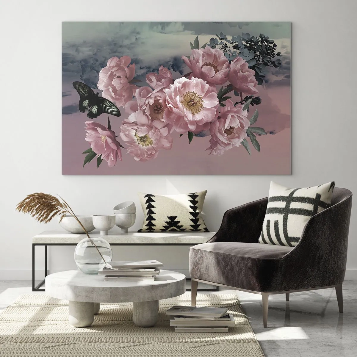 Glastavla - Bild på glas - Rosa pioner med en fjäril mot himlen - 70x50cm - Romantikens höjdpunkt - Modern väggdekoration för vardagsrum och sovrum ARTTOR