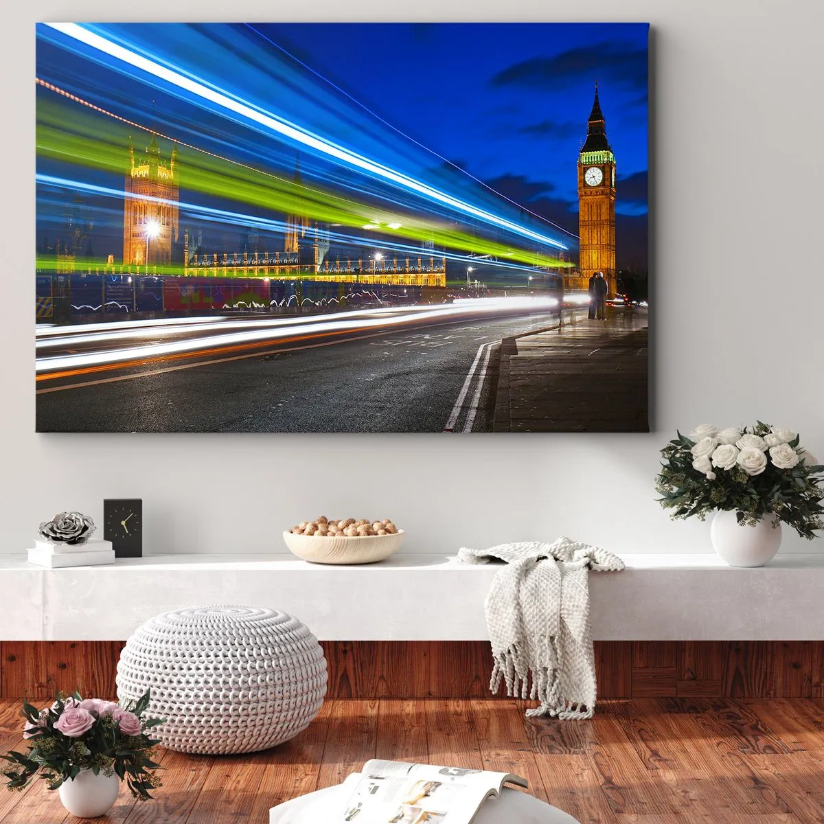 Canvastavla - Bild på duk - Big Ben på natten med effekten av ljus i gatutrafiken - 70x50cm - Under Big Bens uppsikt - Modern väggdekoration för vardagsrum och sovrum ARTTOR