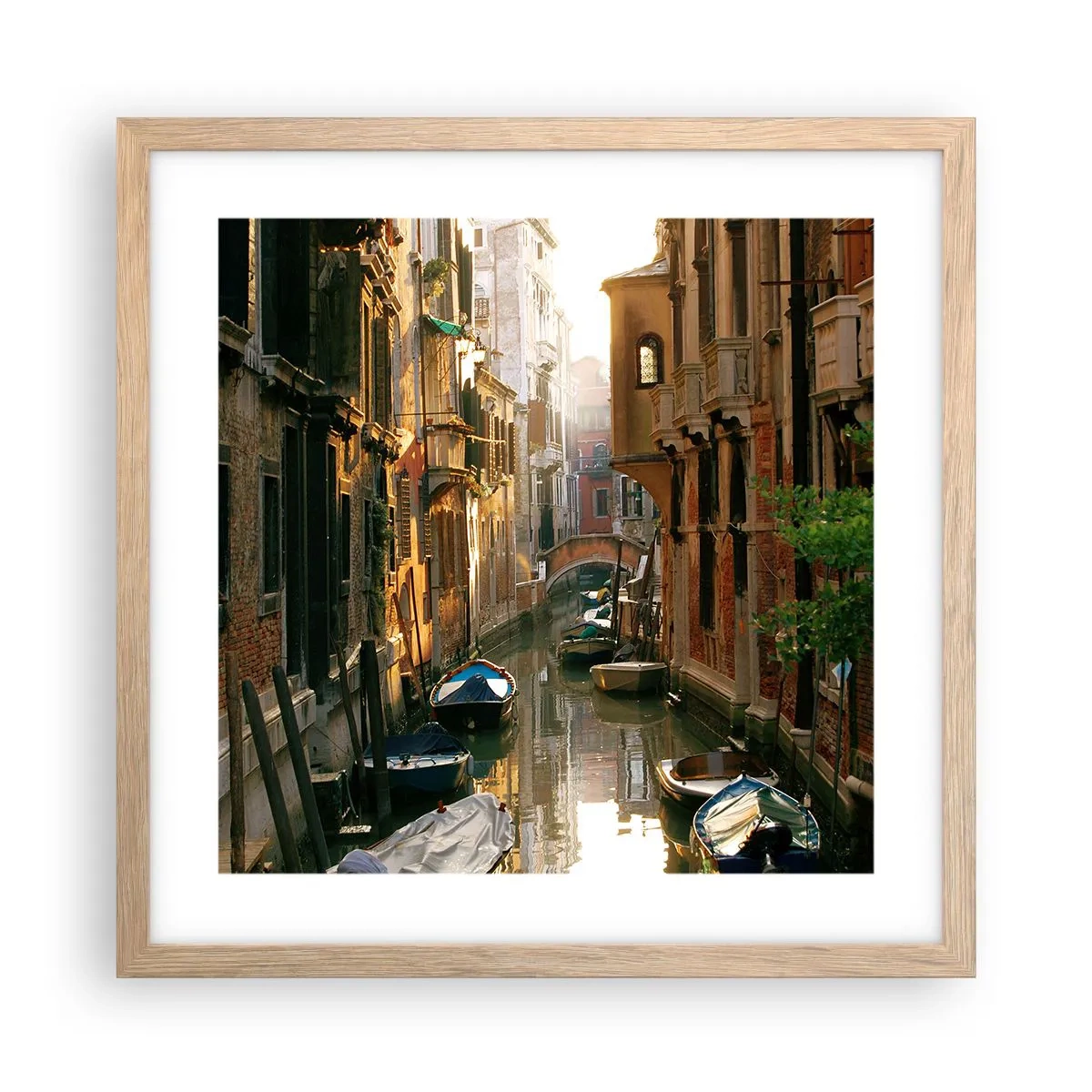 Affisch i ram av ljusek - På en gränd i Venedig - 40x40 cm