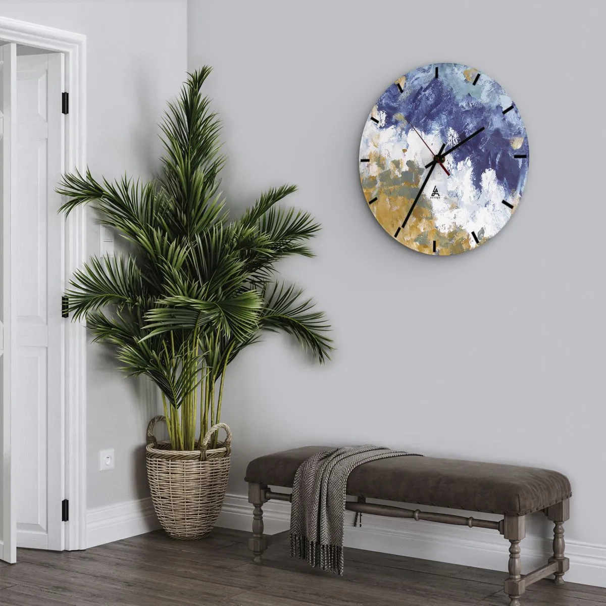 Väggklocka - Klocka på glas - Uttrycksfull abstraktion i nyanser av blått, vitt och ockra - 30x30cm - Elementens dans - Modern väggdekoration för vardagsrum, kök och sovrum ARTTOR