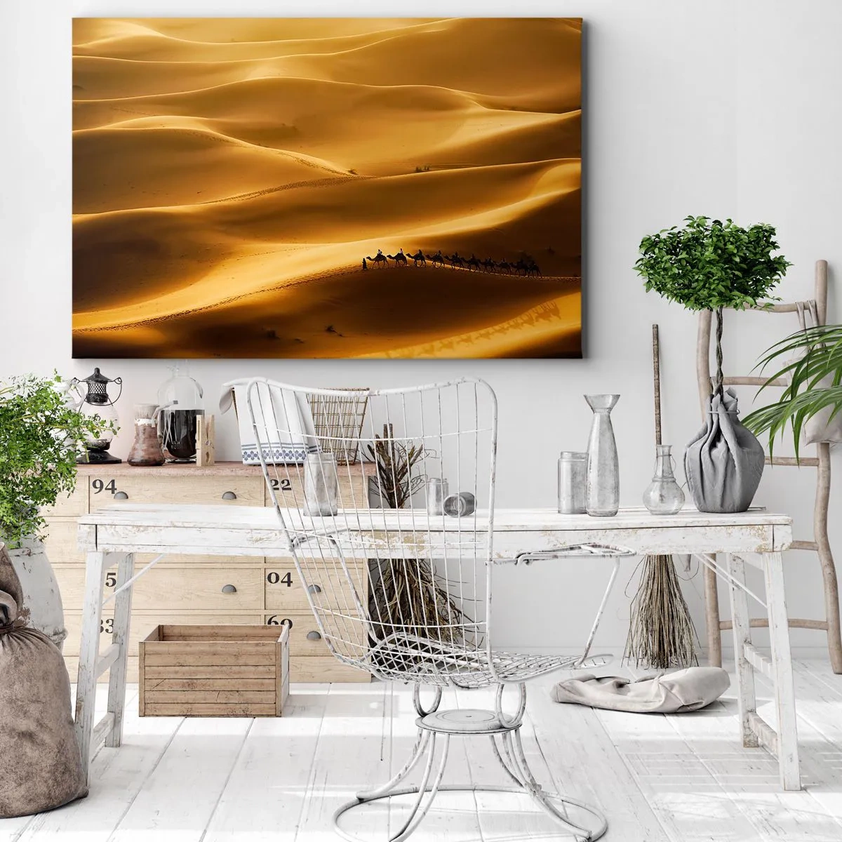 Canvastavla - Bild på duk - En karavan av kameler vandrar genom öknens gyllene sanddyner. - 70x50cm - En karavan på öknens vågor - Modern väggdekoration för vardagsrum och sovrum ARTTOR