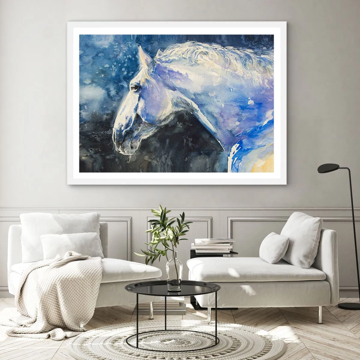 Affisch i vit ram - Porträtt i blått sken - 91x61 cm