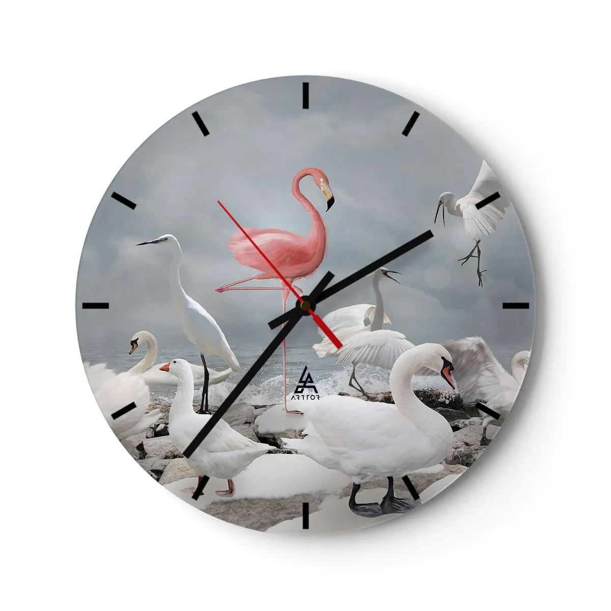 Väggklocka - Klocka på glas - En rosa flamingo bland vita svanar och hägrar över vattnet - 30x30cm - Hur har jag hamnat här? - Modern väggdekoration för vardagsrum, kök och sovrum ARTTOR