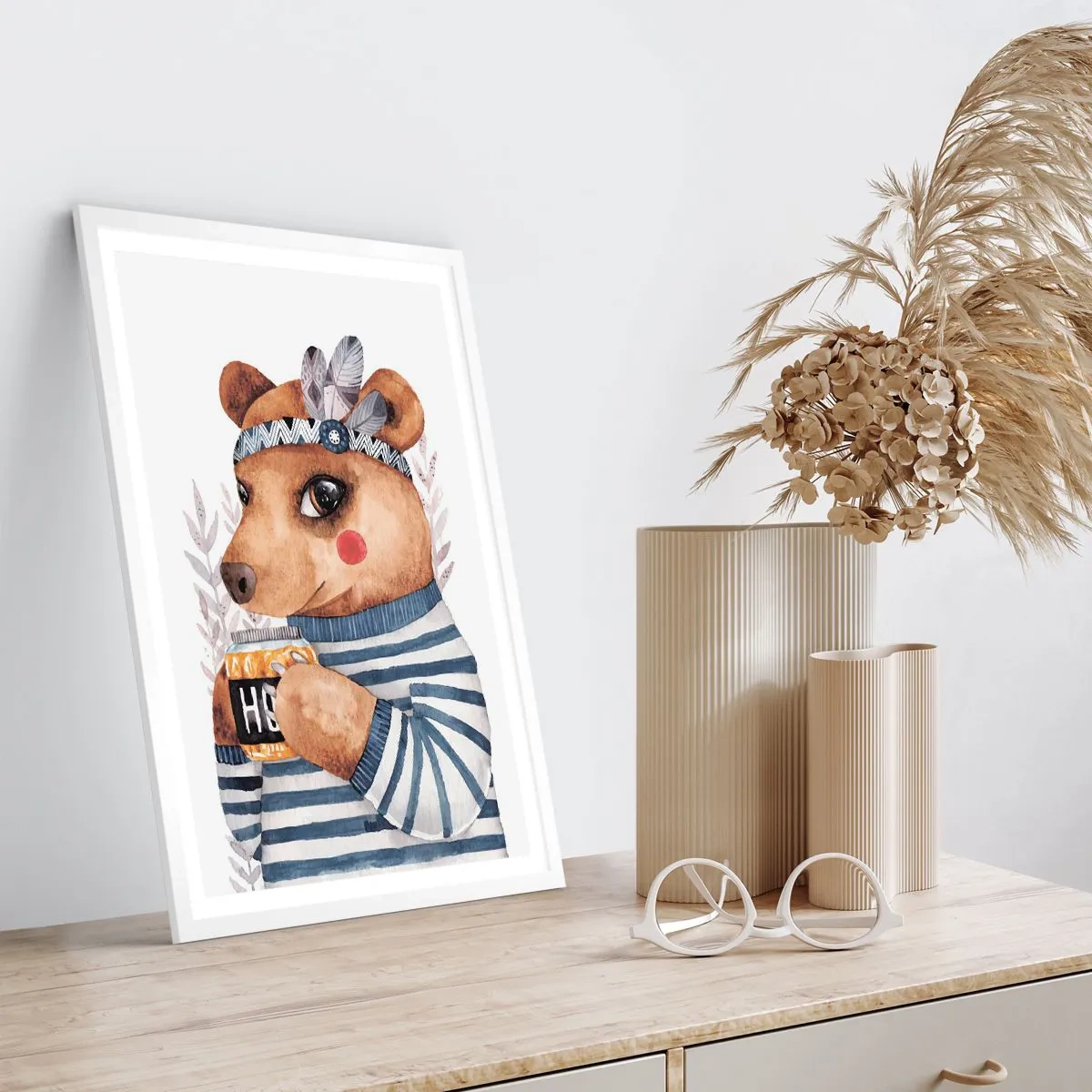 Affisch i vit ram - Söt björnfru - 40x50 cm