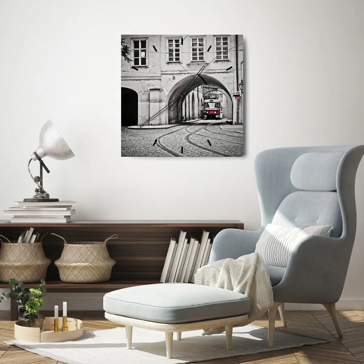 Väggklocka - Klocka på glas - Genom stadens labyrint - 30x30 cm