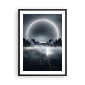 Affisch i svart ram - Ett mystiskt landskap med en ljus cirkel på himlen - 50x70cm - En berättelses final - Modern väggdekoration för vardagsrum och sovrum ARTTOR