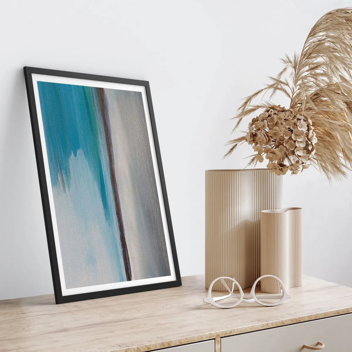 Affisch i svart ram - Abstrakt landskap i nyanser av blått och grått - 50x70cm - Horisontellt landskap - Modern väggdekoration för vardagsrum och sovrum ARTTOR