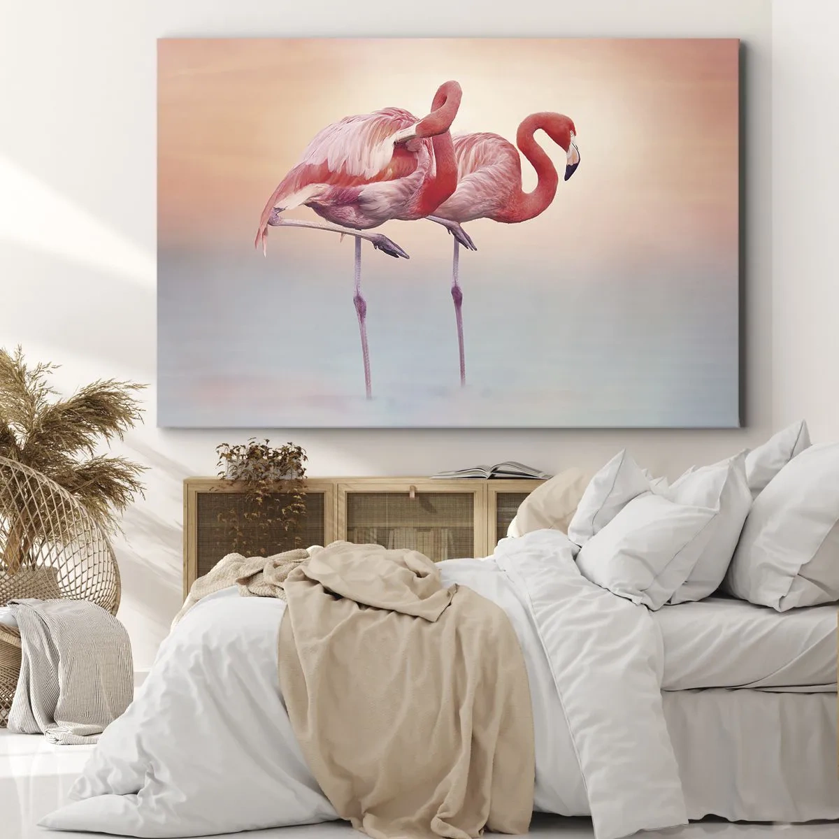 Canvastavla - Bild på duk - Flamingos i delikata pastellfärger mot en vattenbakgrund - 70x50cm - I solnedgångens färg - Modern väggdekoration för vardagsrum och sovrum ARTTOR