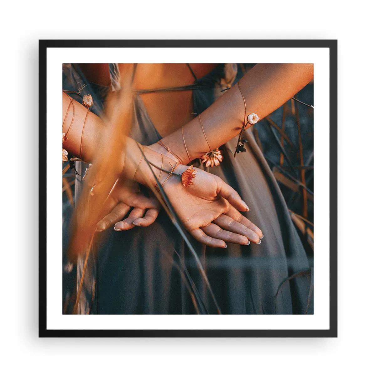 Affisch i svart ram - Bunden till naturen - 60x60 cm