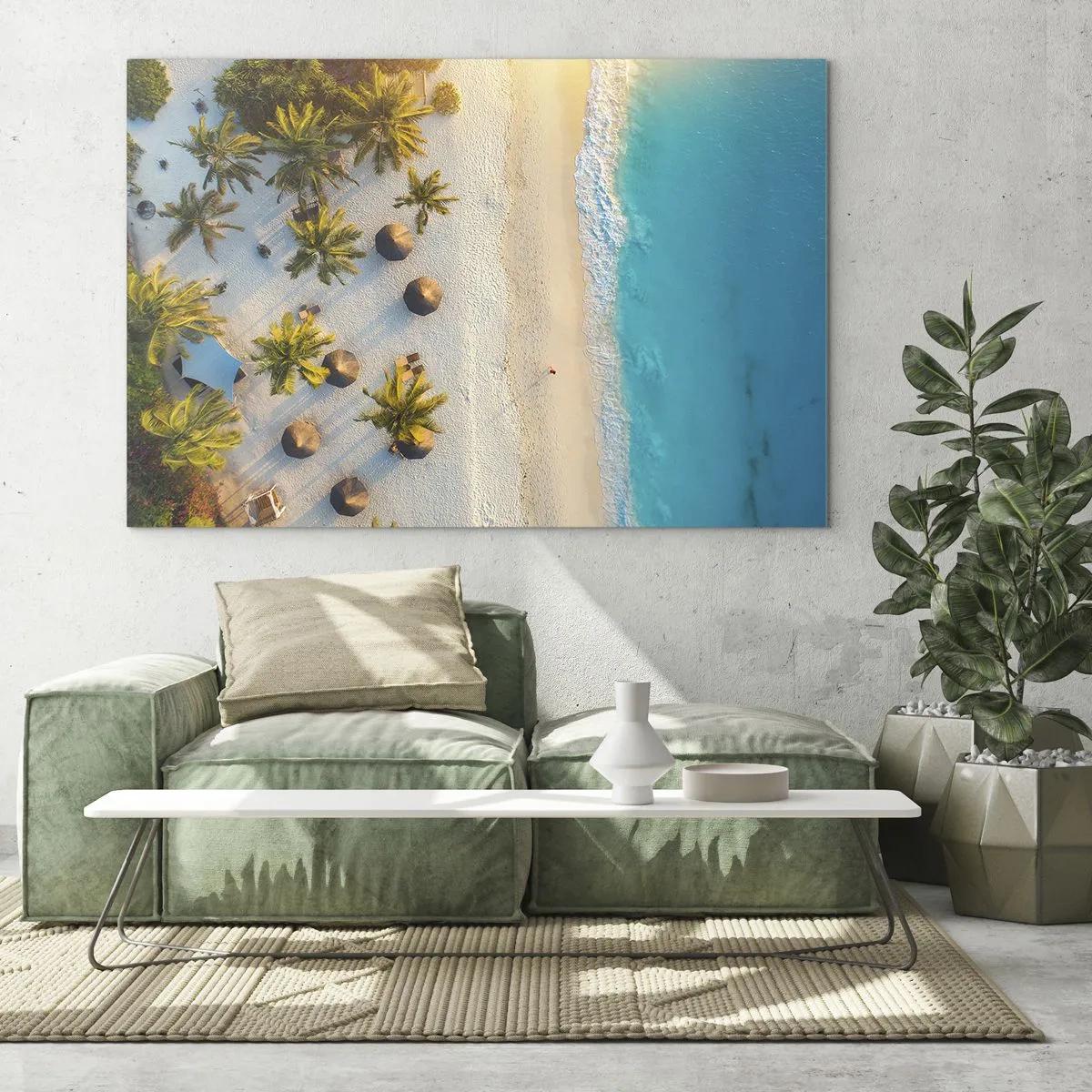 Glastavla - Bild på glas - Flygfoto över en tropisk strand med palmer och parasoller - 70x50cm - Välkommen till paradiset - Modern väggdekoration för vardagsrum och sovrum ARTTOR