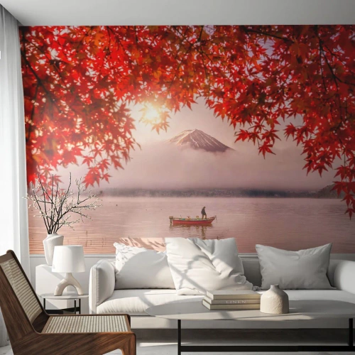 Fototapet Standard Eco - En sjö med en båt och ett berg i bakgrunden omgiven av höstlöv - 100x70cm - I japansk stämning - Modern väggdekoration för vardagsrum och sovrum ARTTOR