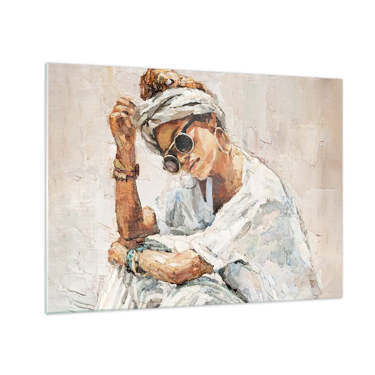 Glastavla - Bild på glas - Porträtt av en kvinna med glasögon och turban målad med palettkniv - 70x50cm - Porträtt i fullt solljus - Modern väggdekoration för vardagsrum och sovrum ARTTOR