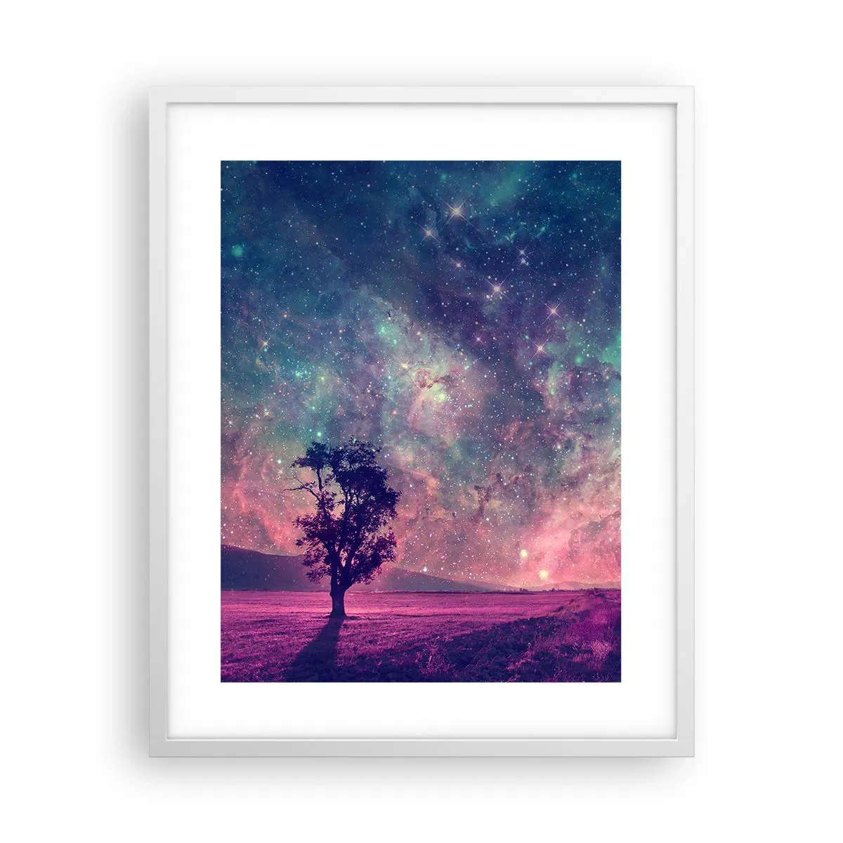 Affisch i vit ram - Under magisk himmel - 40x50 cm