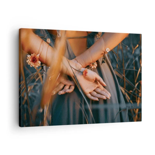 Canvastavla - Bild på duk - Sensuella händer med blommor i en naturlig miljö - 70x50cm - Bunden till naturen - Modern väggdekoration för vardagsrum och sovrum ARTTOR