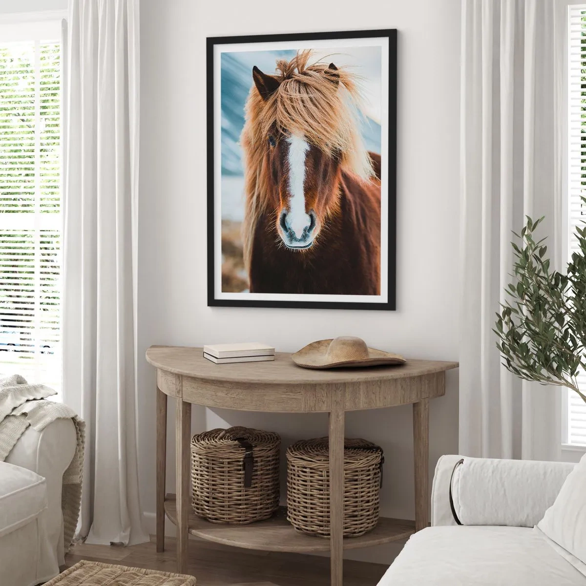 Affisch i svart ram - En närbild av en isländsk häst med böljande man mot en naturlig bakgrund. - 50x70cm - Känner du friheten? - Modern väggdekoration för vardagsrum och sovrum ARTTOR