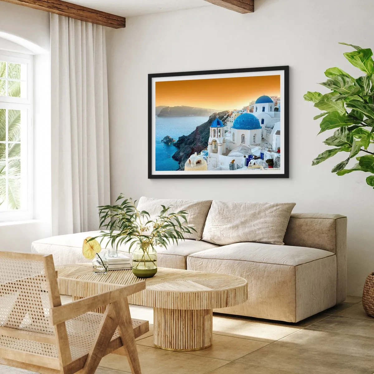Affisch i svart ram - Santorini - inbäddat i berg - 70x50 cm