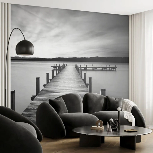 Fototapet Standard Eco - En träpir som leder ner i djupet av en lugn sjö - 100x70cm - Vattnet - lugnet - Modern väggdekoration för vardagsrum och sovrum ARTTOR