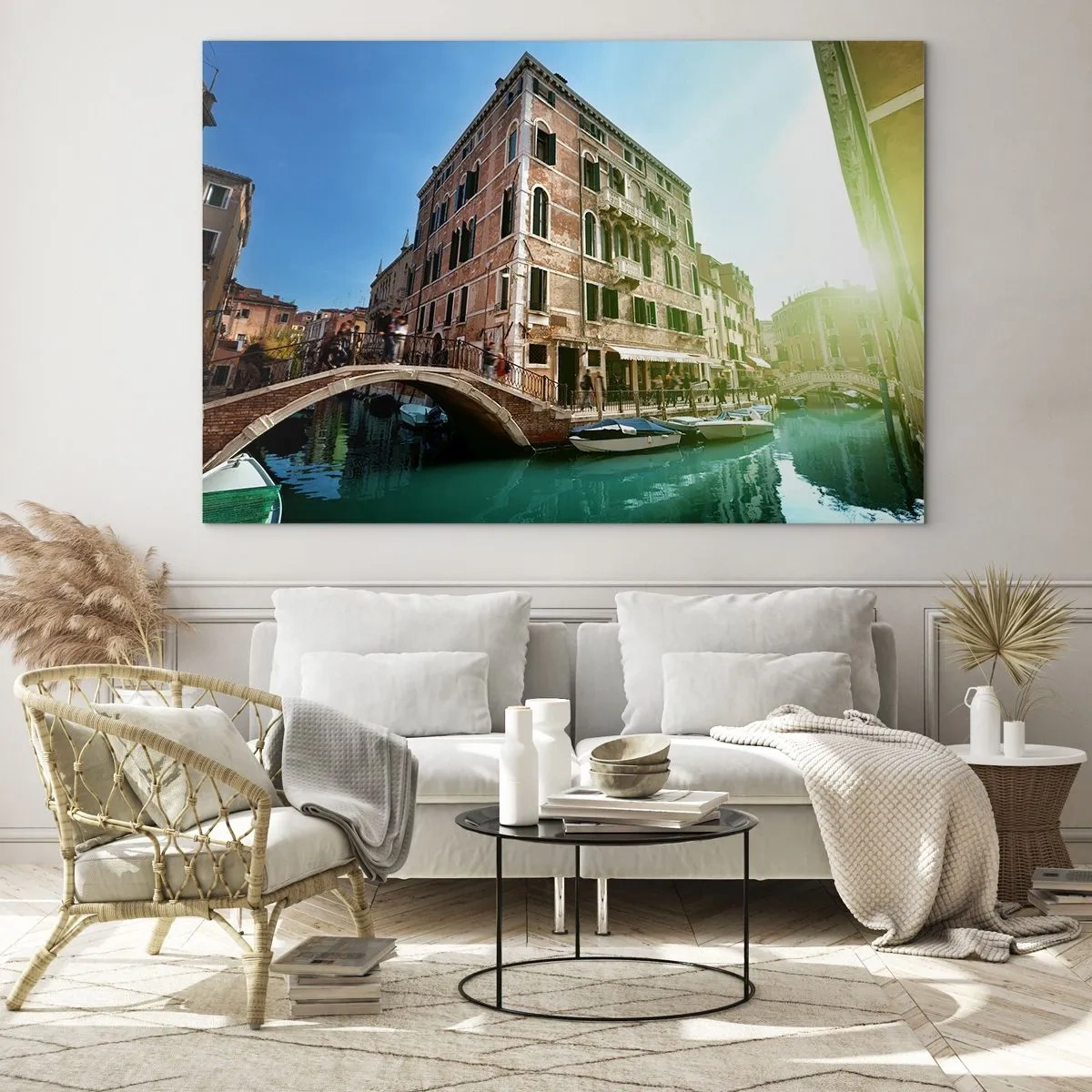 Glastavla - Bild på glas - Venedig med kanal, bro och historiska byggnader - 70x50cm - Venedig - Amore Mio - Modern väggdekoration för vardagsrum och sovrum ARTTOR