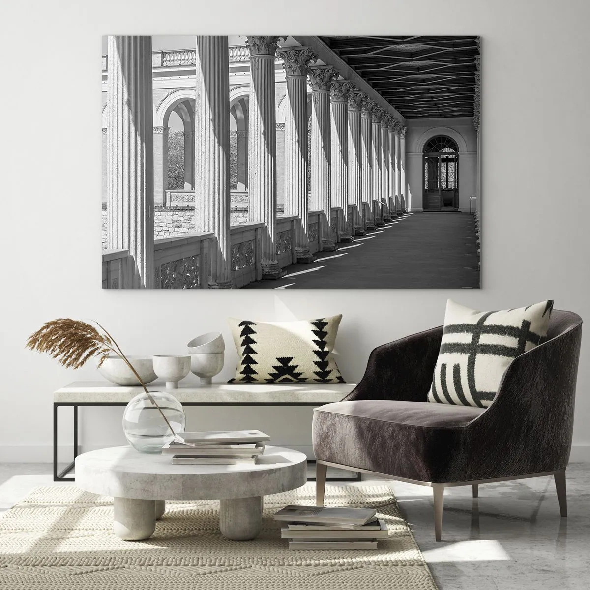 Glastavla - Bild på glas - En svartvit kolonnad med ett rytmiskt spel av ljus och skugga - 70x50cm - Solig arkad - Modern väggdekoration för vardagsrum och sovrum ARTTOR