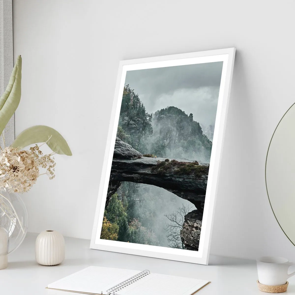 Affisch i vit ram - Äventyret är på väg att börja - 40x50 cm