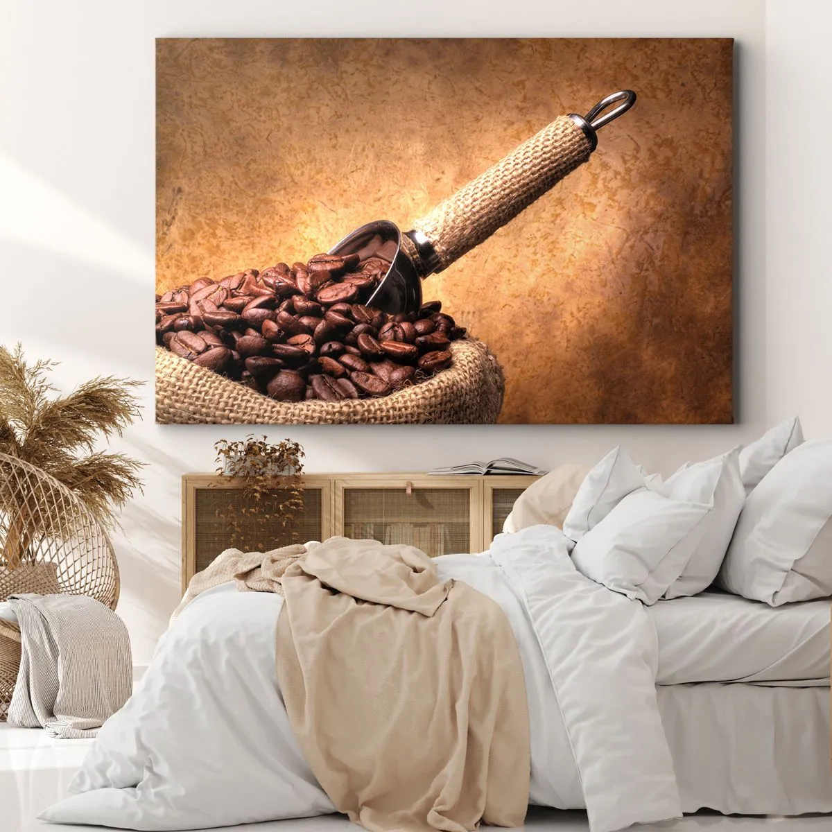Canvastavla - Bild på duk - Kaffebönor i en jutepåse med en metallsked - 70x50cm - I smakens källor - Modern väggdekoration för vardagsrum och sovrum ARTTOR
