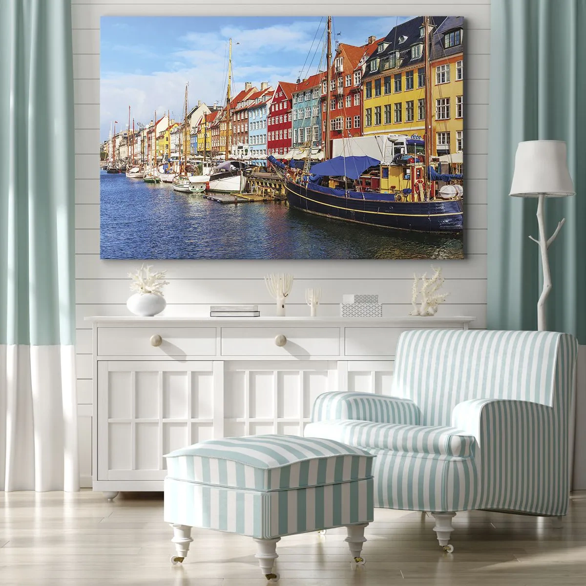 Canvastavla - Bild på duk - Färgglada hus på kanalen med båtar i solen - 70x50cm - Glad kaj - Modern väggdekoration för vardagsrum och sovrum ARTTOR