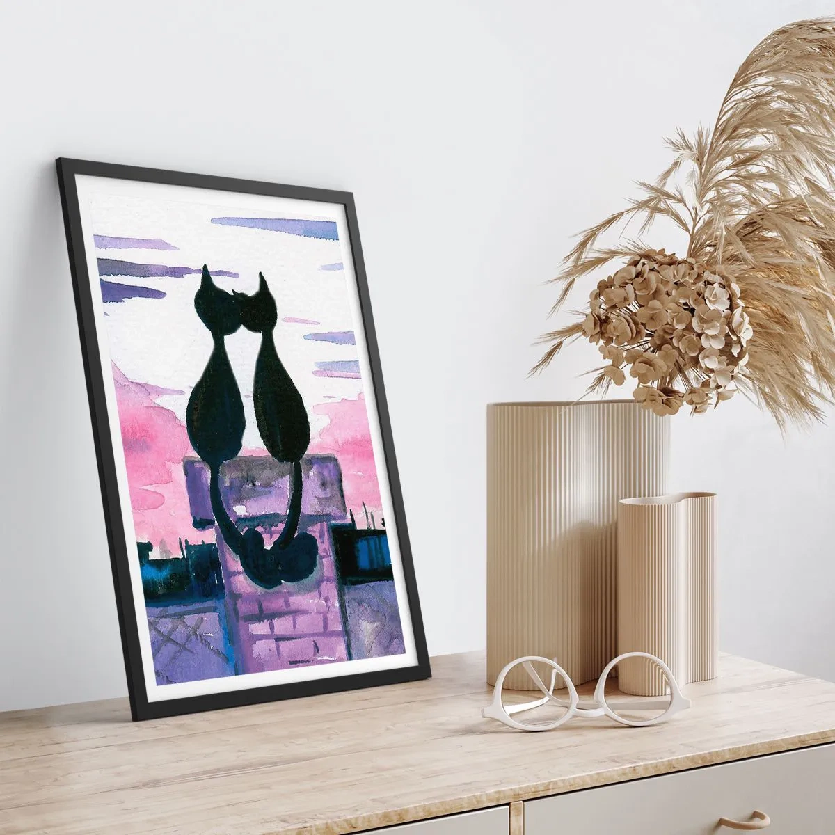 Affisch i svart ram - Två svarta katter mot en rosa-lila himmel - 50x70cm - Rendez-vous under månen - Modern väggdekoration för vardagsrum och sovrum ARTTOR