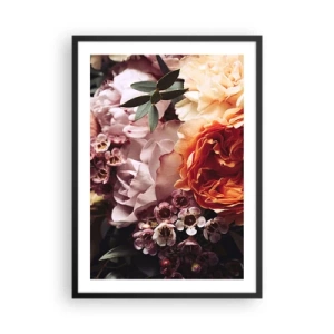 Affisch i svart ram - En närbild på en blombukett i nyanser av rosa, orange och krämfärgade. - 50x70cm - Omgärdade av skönhet - Modern väggdekoration för vardagsrum och sovrum ARTTOR