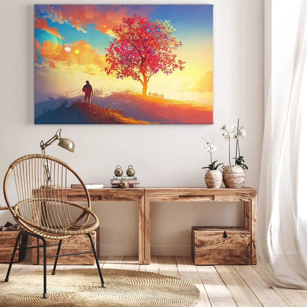 Canvastavla - Bild på duk - En figur på en kulle bredvid ett färgglatt träd i ljuset av den nedgående solen - 70x50cm - Pilgrim i målet - Modern väggdekoration för vardagsrum och sovrum ARTTOR