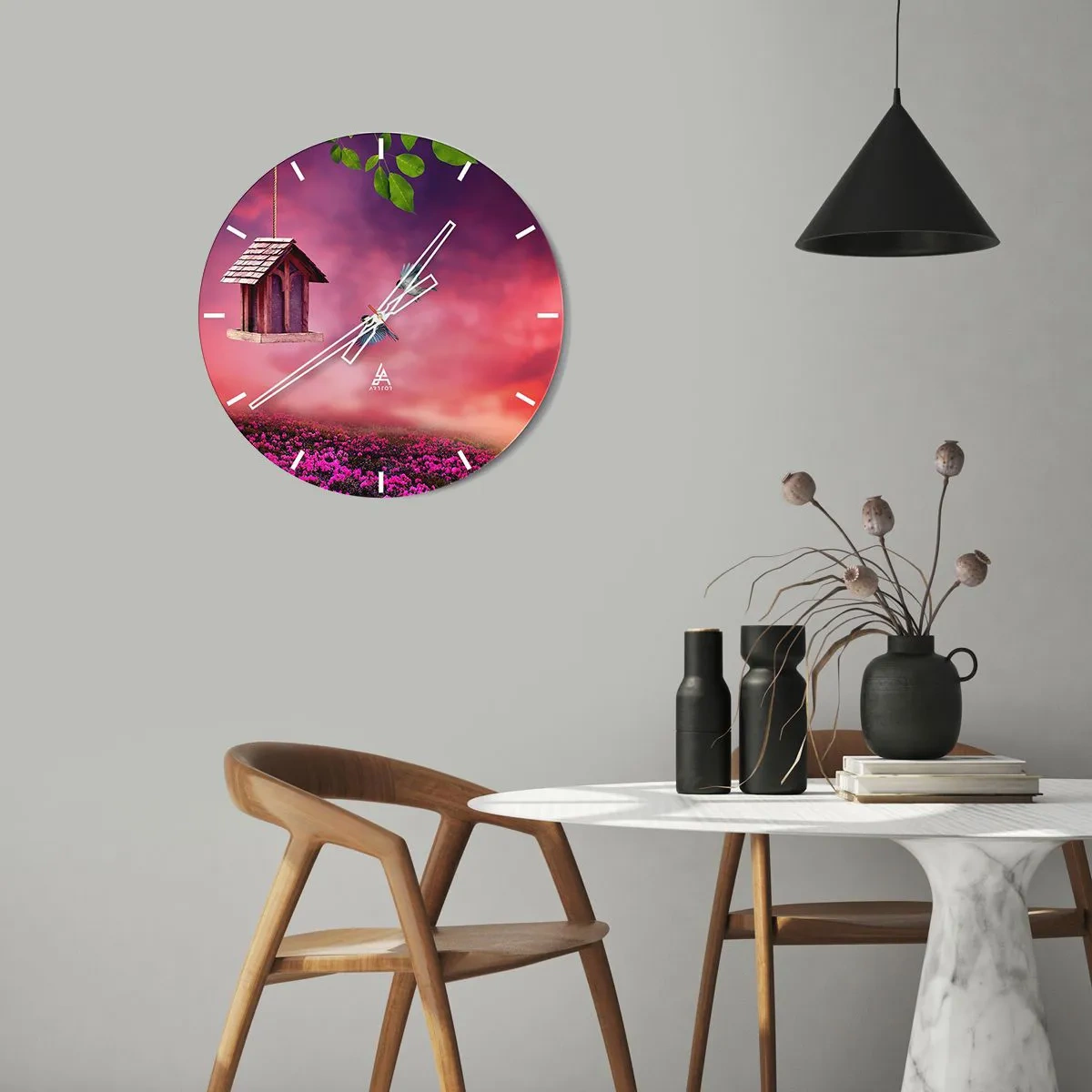 Väggklocka - Klocka på glas - Landskap med fågelholk, rosa himmel och gröna blad - 30x30cm - Inbjudan till middag - Modern väggdekoration för vardagsrum, kök och sovrum ARTTOR