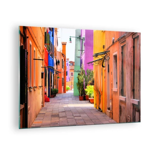 Glastavla - Bild på glas - En färgglad gata med hyreshus i varma nyanser - 70x50cm - Regnbågsgränd - Modern väggdekoration för vardagsrum och sovrum ARTTOR