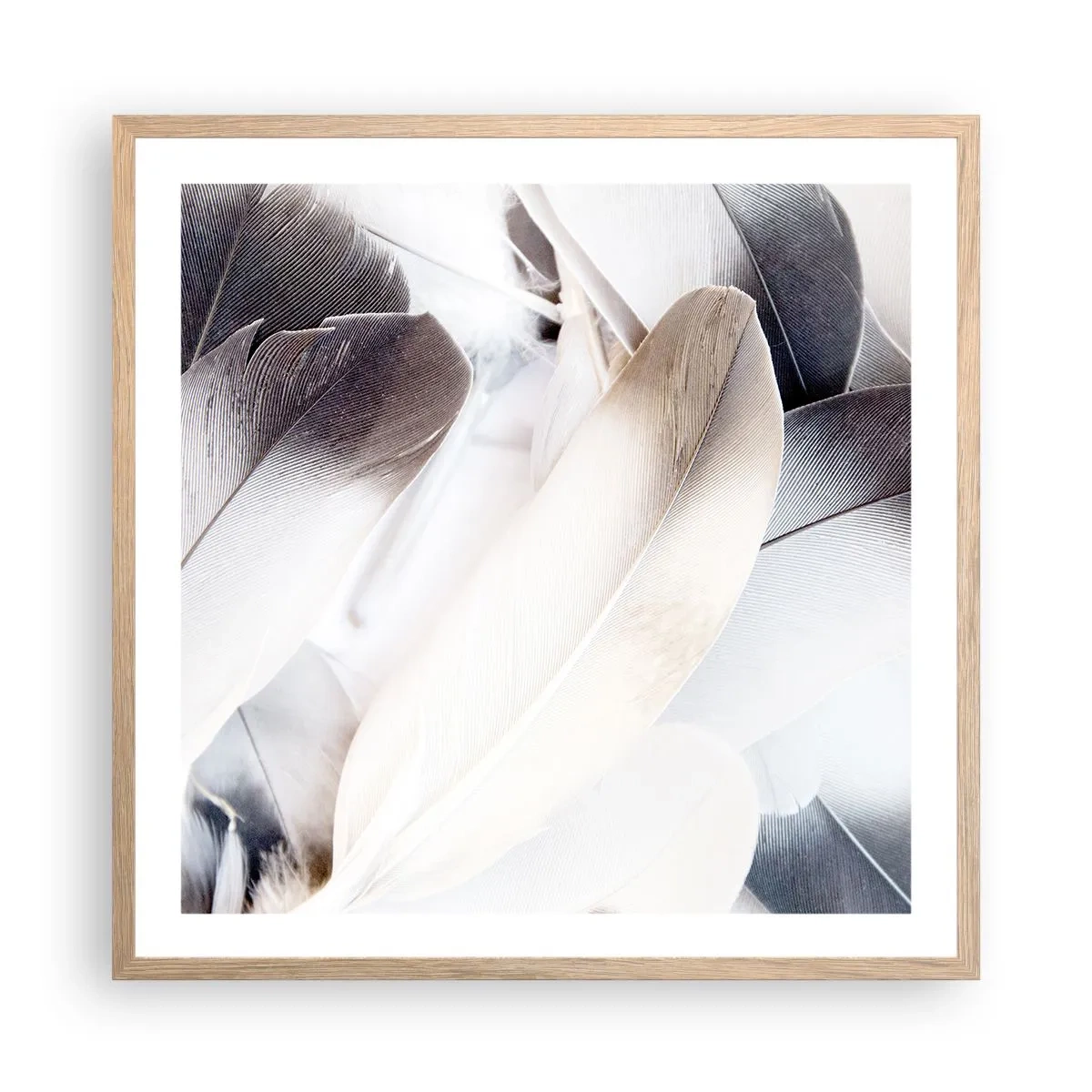 Affisch i ram av ljusek - Nästan änglalik - 60x60 cm
