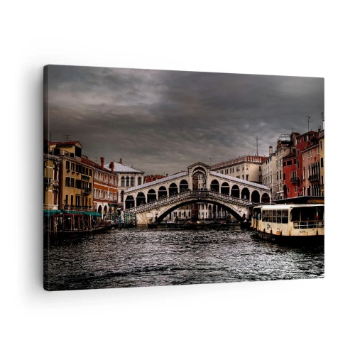Canvastavla - Bild på duk - Rialtobron i Venedig över Canal Grande, klassisk arkitektur. - 70x50cm - Ett löfte om en kväll i Venedig - Modern väggdekoration för vardagsrum och sovrum ARTTOR