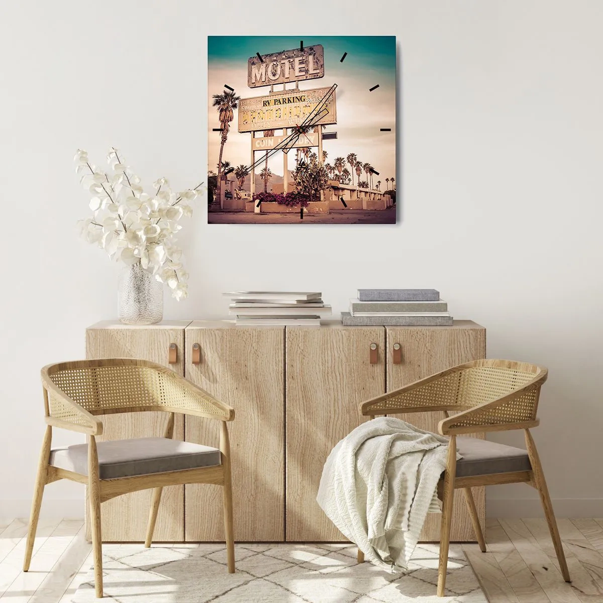 Väggklocka - Klocka på glas - Här står tiden stilla - 30x30 cm