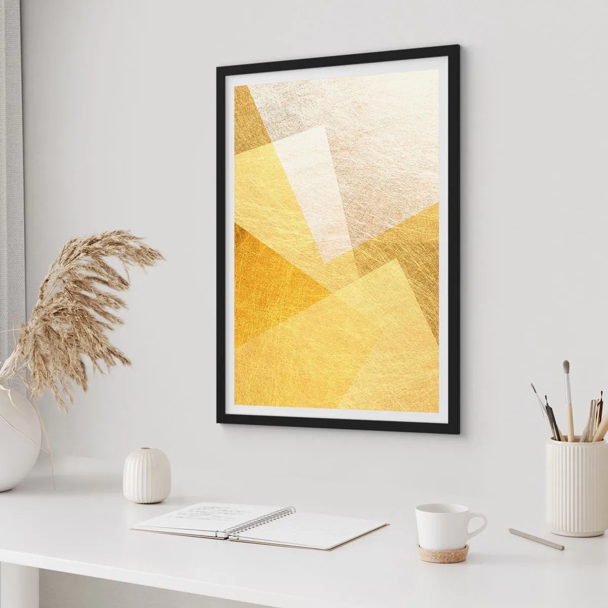 Affisch i svart ram - Gyllene geometrisk abstraktion med metallisk effekt - 50x70cm - Geometriskt väder - Modern väggdekoration för vardagsrum och sovrum ARTTOR