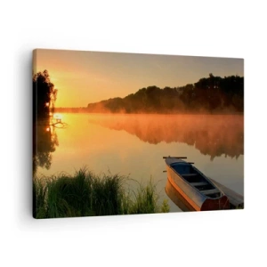 Canvastavla - Bild på duk - Morgondimma över floden med en båt i solens strålar - 70x50cm - Soluppgång vid spegelklart vatten - Modern väggdekoration för vardagsrum och sovrum ARTTOR
