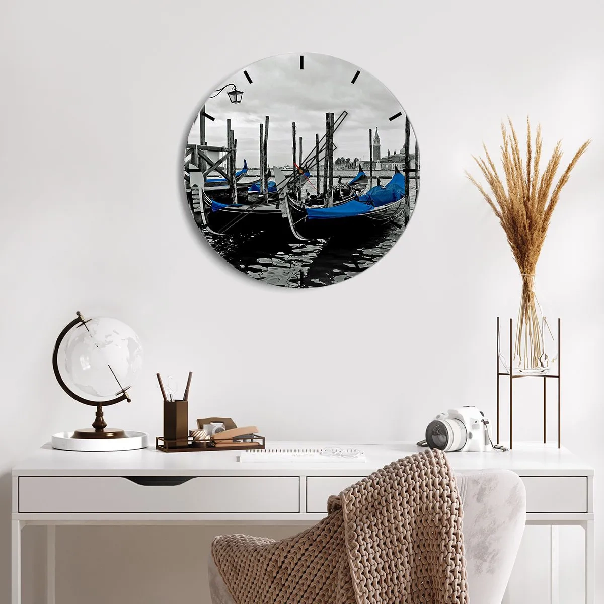 Väggklocka - Klocka på glas - Fundersamt Venedig - 40x40 cm