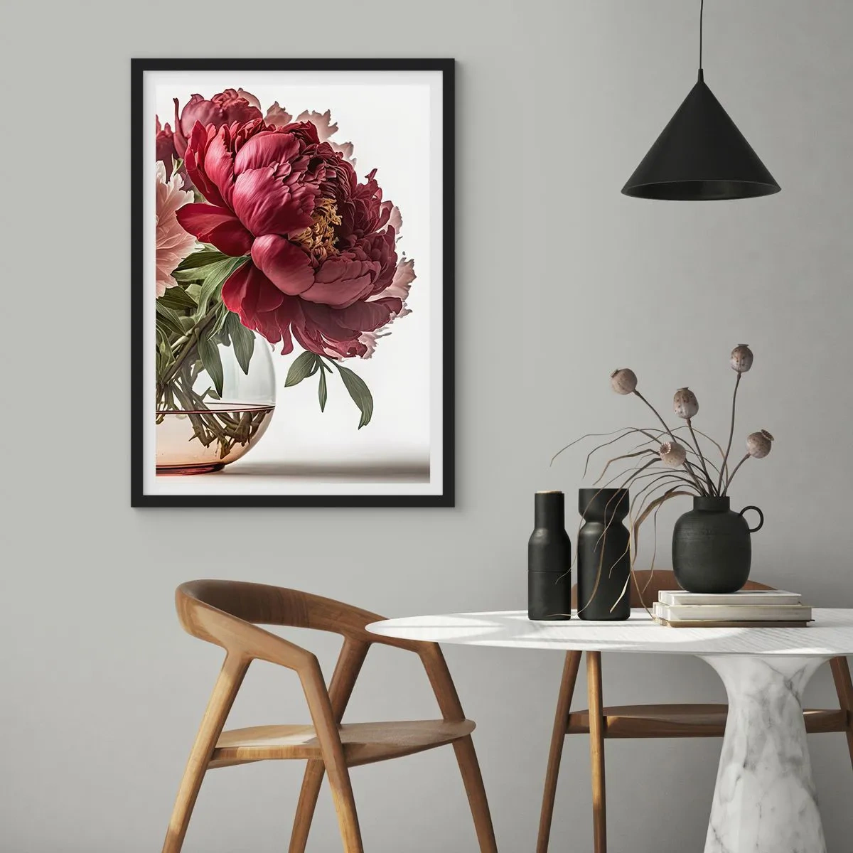 Affisch i svart ram - Röda pioner i en glasvas på vit bakgrund - 50x70cm - I full blom av skönhet - Modern väggdekoration för vardagsrum och sovrum ARTTOR