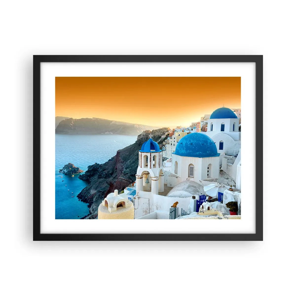 Affisch i svart ram - Santorini - inbäddat i berg - 50x40 cm
